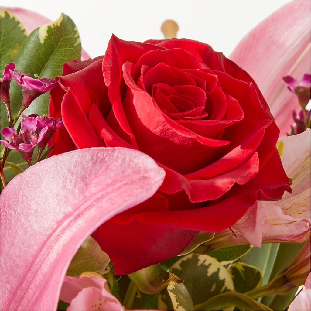 Lucky in Love Bouquet –  Mulberry Florist And Gift Shop, Elizabethtown KY