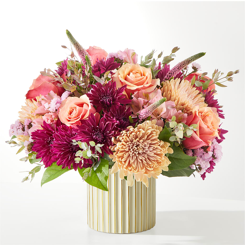 Berry Cobbler Bouquet with Ivory Vase –  Mulberry Florist And Gift Shop, Elizabethtown KY