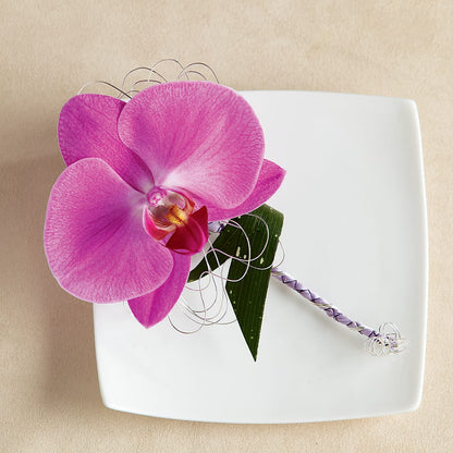 Glorious Boutonniere –  Mulberry Florist And Gift Shop, Elizabethtown KY